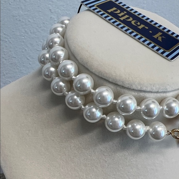 Piper K | Bumble Bee Necklace - Picture 3 of 7